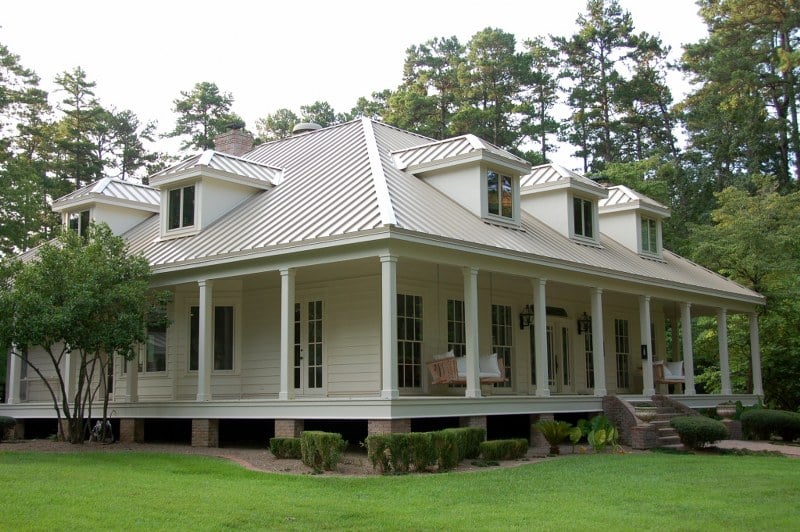 aElegant home with WinTek Medallion-Lok Roofing System – Sleek and durable metal roof with standing seam design